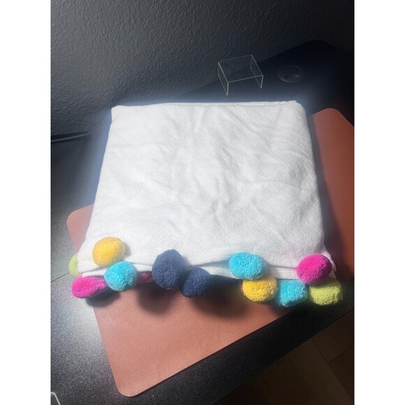 Pottery Barn teen Lightweight White throw Pom-Pom Detail 50 In x 70 In - Picture 5 of 5